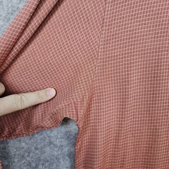 Tommy Bahama Men's 100% Silk Shirt Size M Burnt Orange Checks UNDERARM WEAR FLAW - Picture 4 of 16